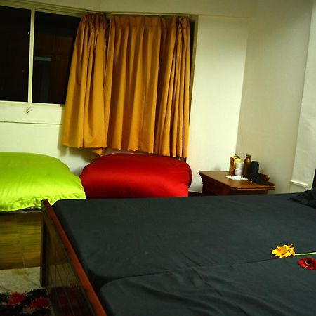 Social Rehab Downtown Hostel Bangalore Exterior photo