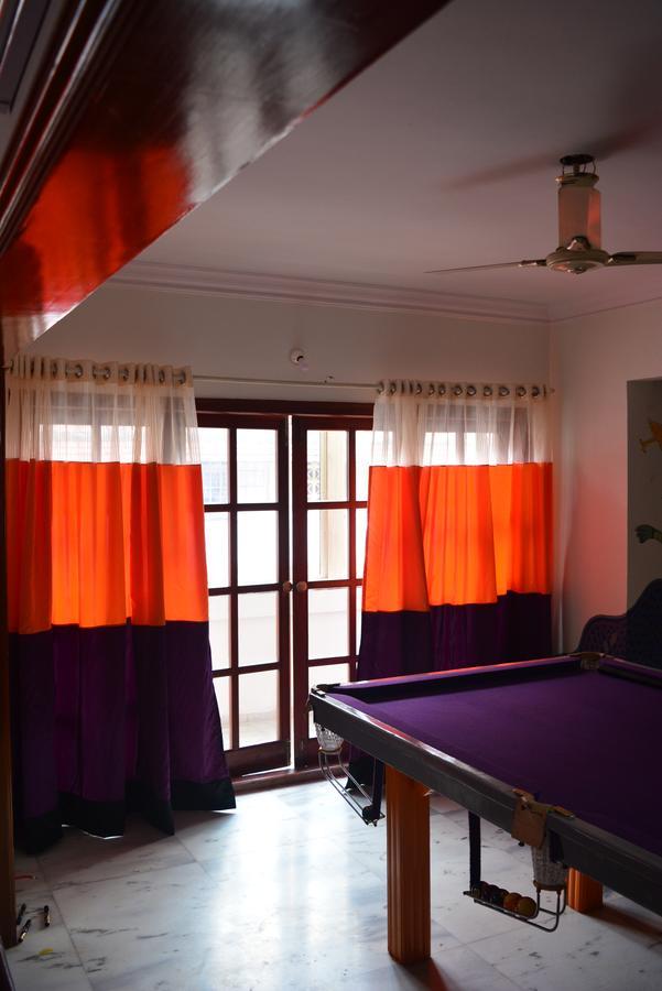 Social Rehab Downtown Hostel Bangalore Exterior photo