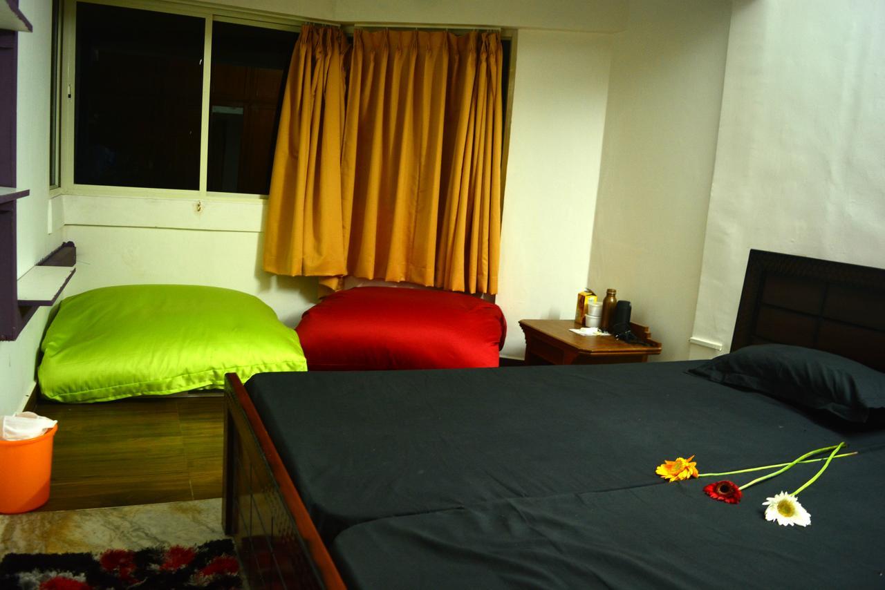 Social Rehab Downtown Hostel Bangalore Exterior photo