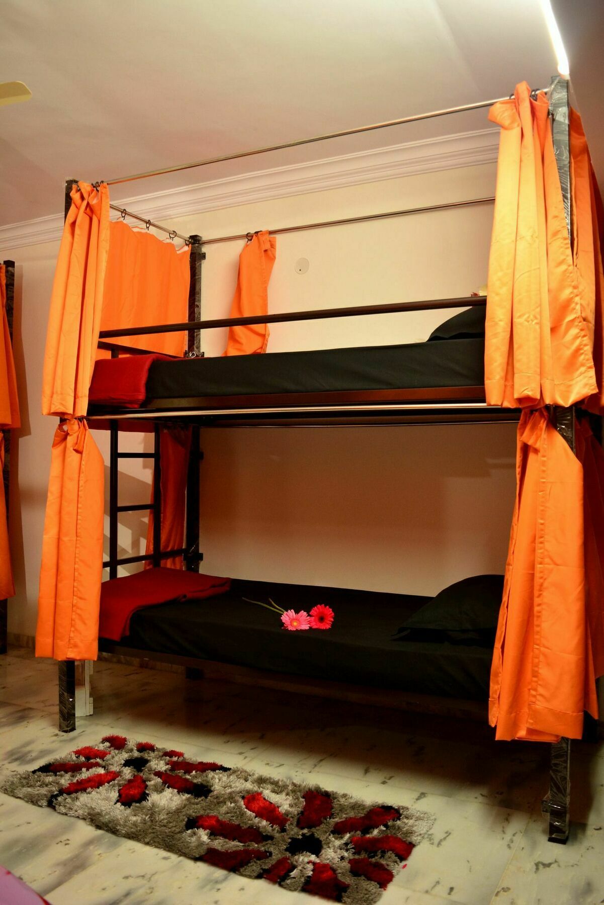 Social Rehab Downtown Hostel Bangalore Exterior photo